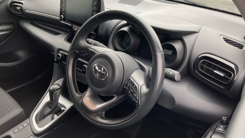 Toyota Yaris 1.5 Hybrid Design 5dr CVT Hybrid Hatchback